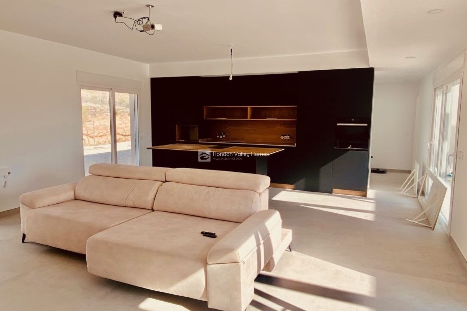 3 soveværelse Villa til salg i Macisvenda med swimmingpool garage - € 365.000 (Ref: 9932068)