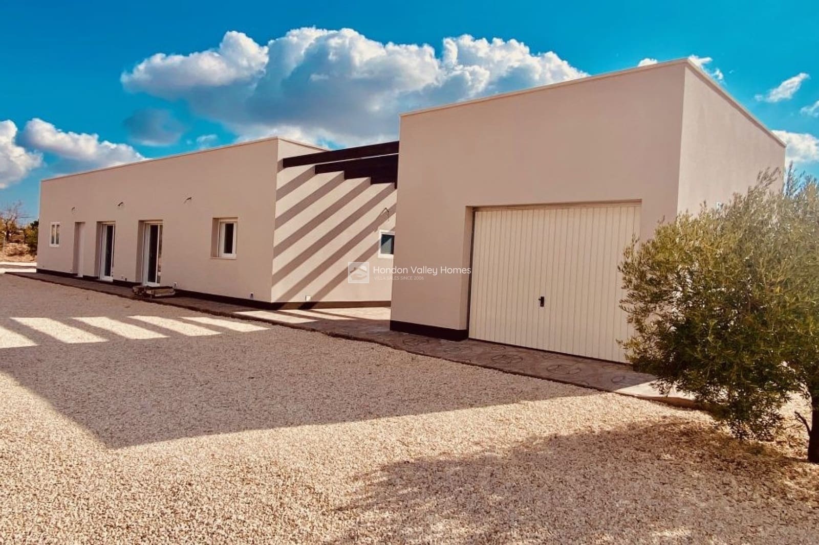3 soveværelse Villa til salg i Macisvenda med swimmingpool garage - € 365.000 (Ref: 9932068)