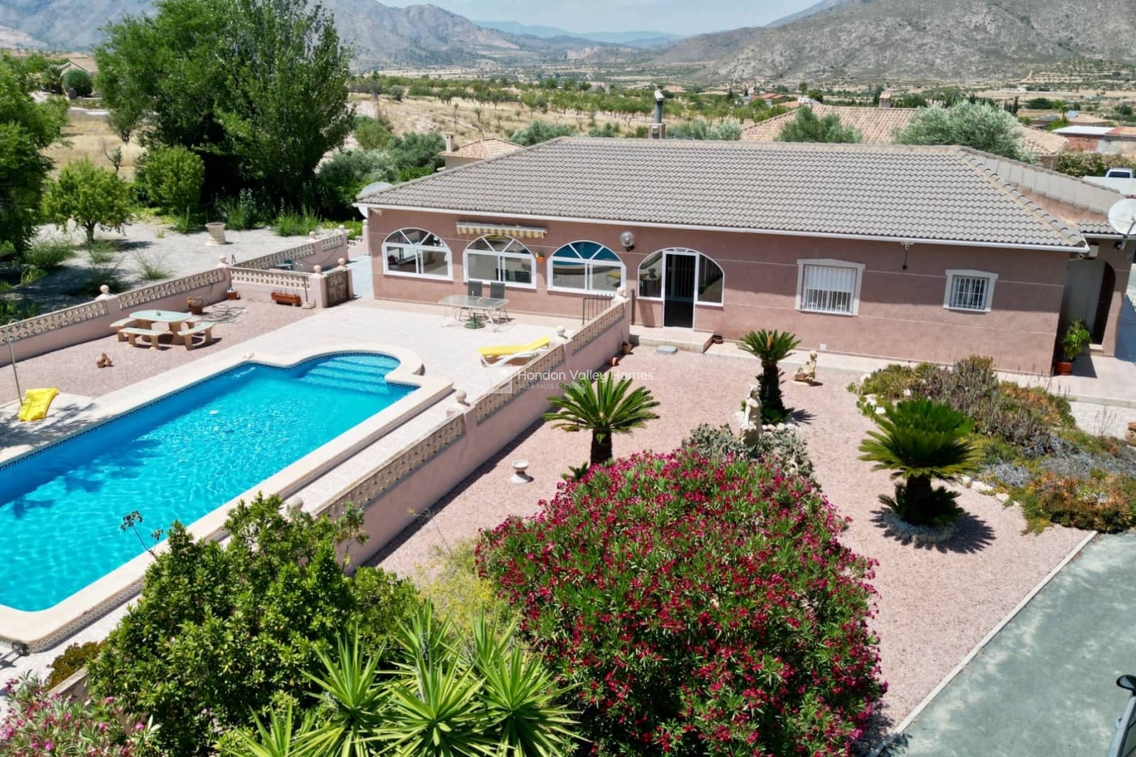 3 soveværelse Villa til salg i Hondon de los Frailes med swimmingpool garage - € 349.950 (Ref: 9936694)