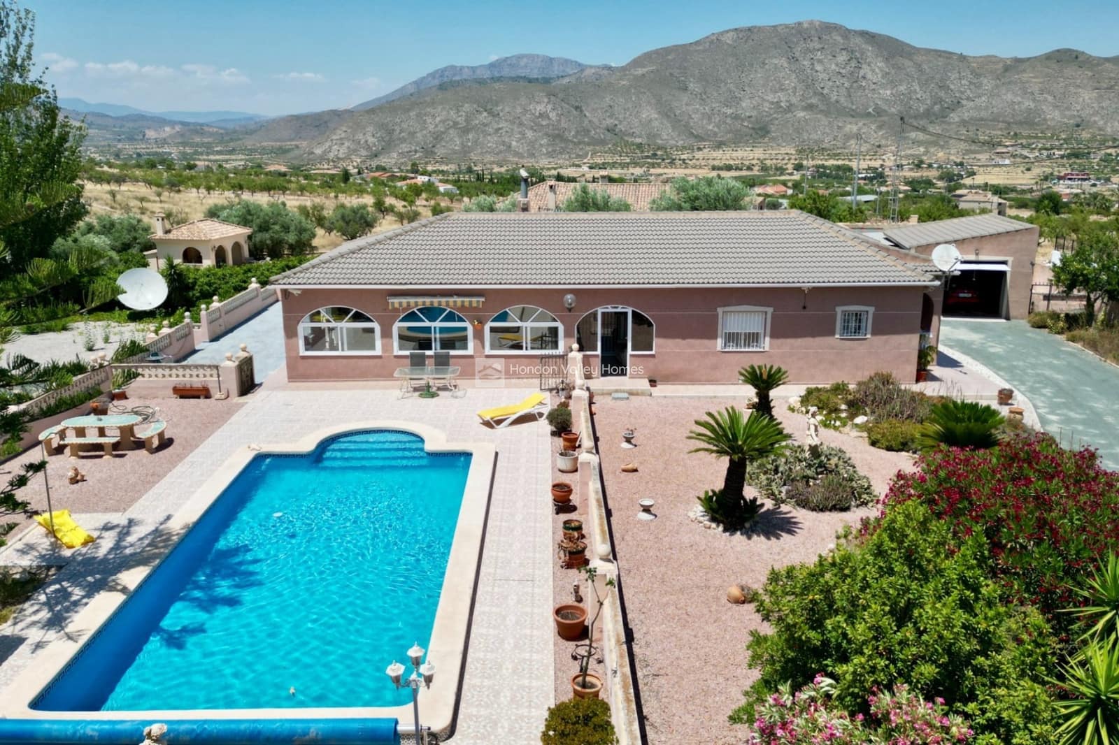 3 soveværelse Villa til salg i Hondon de los Frailes med swimmingpool garage - € 349.950 (Ref: 9936694)