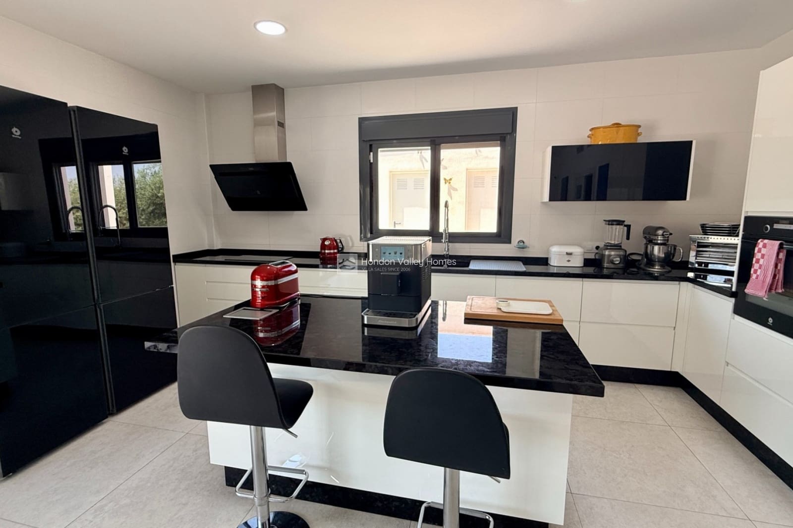 4 soveværelse Villa til salg i Canada de la Lena med swimmingpool garage - € 470.000 (Ref: 9938706)