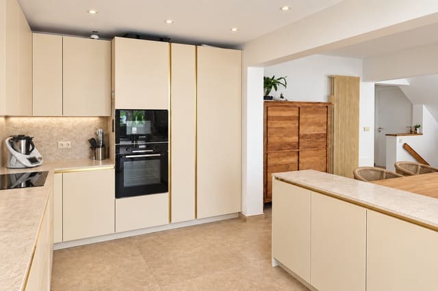 4 sypialnia Dom na sprzedaż w Bendinat, Calvià z basenem garażem - 1 695 000 € (Ref: 10158744)