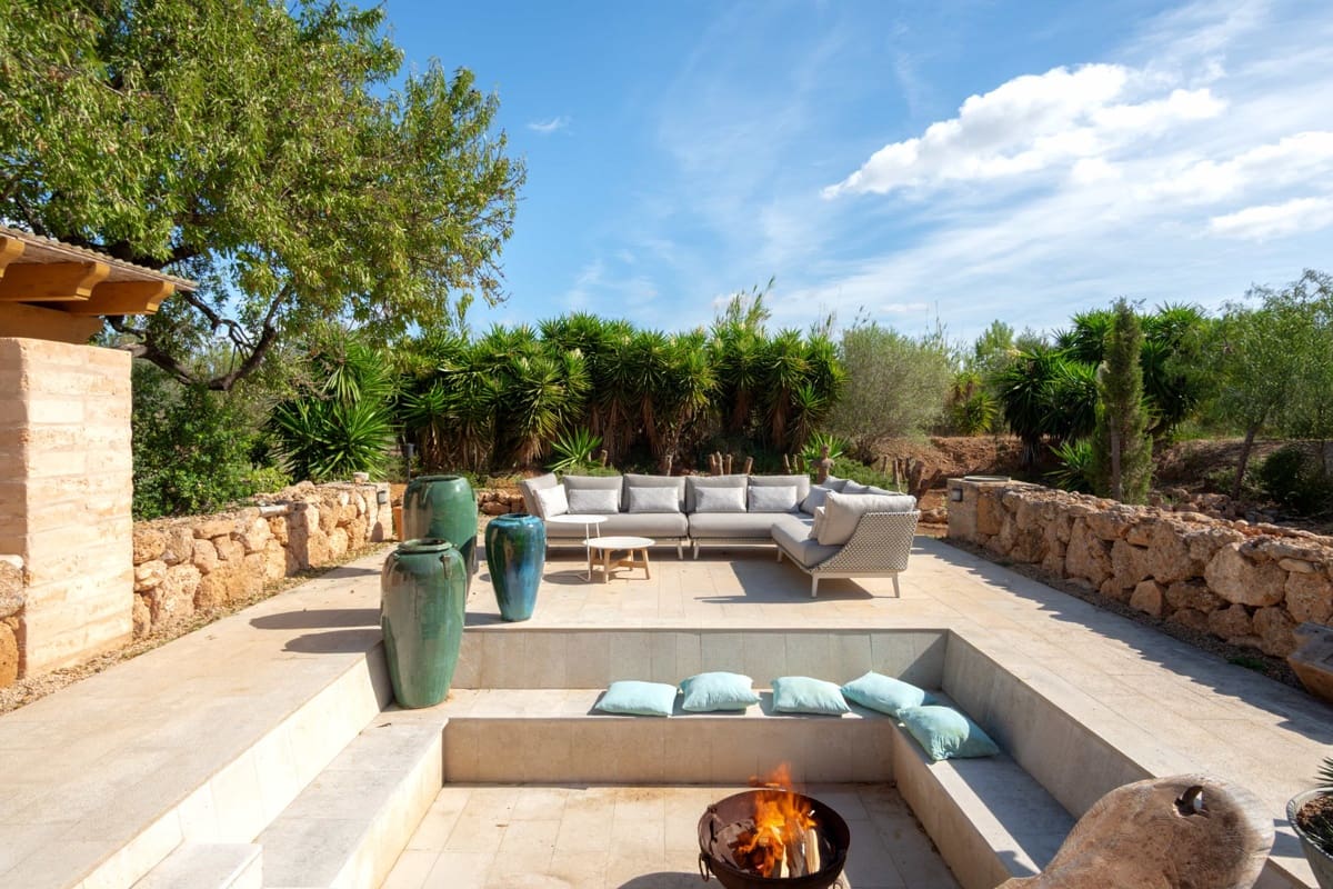 3 bedroom Finca/Country House for sale in Santa Maria del Cami with pool garage - € 2,900,000 (Ref: 10167260)