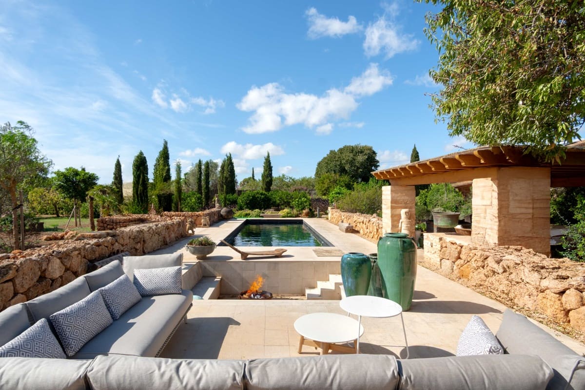 3 bedroom Finca/Country House for sale in Santa Maria del Cami with pool garage - € 2,900,000 (Ref: 10167260)
