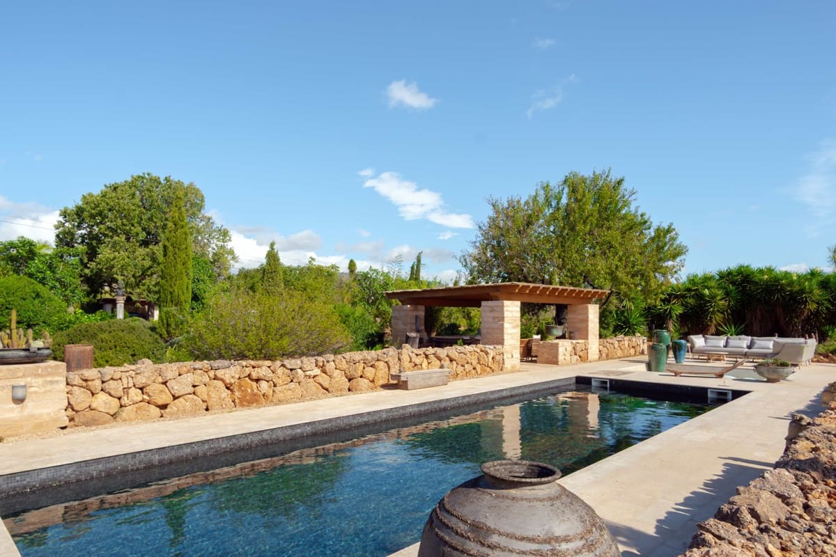 3 bedroom Finca/Country House for sale in Santa Maria del Cami with pool garage - € 2,900,000 (Ref: 10167260)