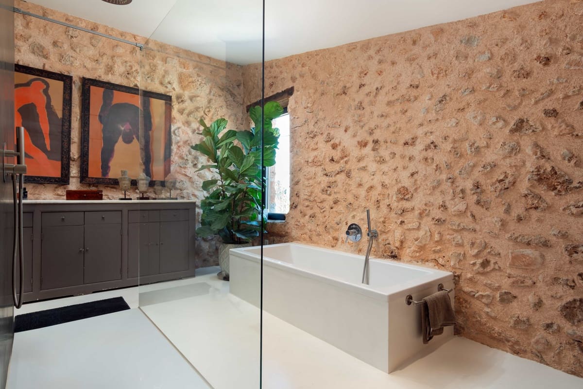 3 bedroom Finca/Country House for sale in Santa Maria del Cami with pool garage - € 2,900,000 (Ref: 10167260)