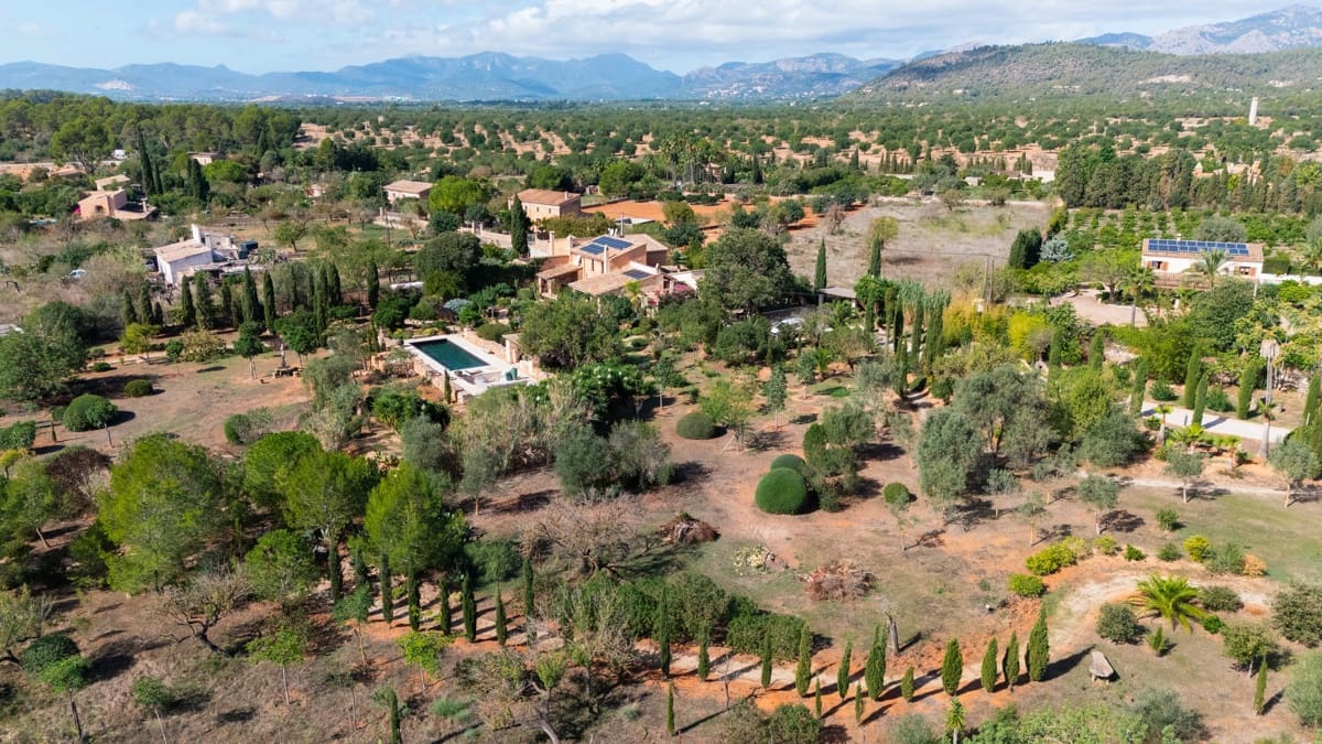 3 bedroom Finca/Country House for sale in Santa Maria del Cami with pool garage - € 2,900,000 (Ref: 10167260)