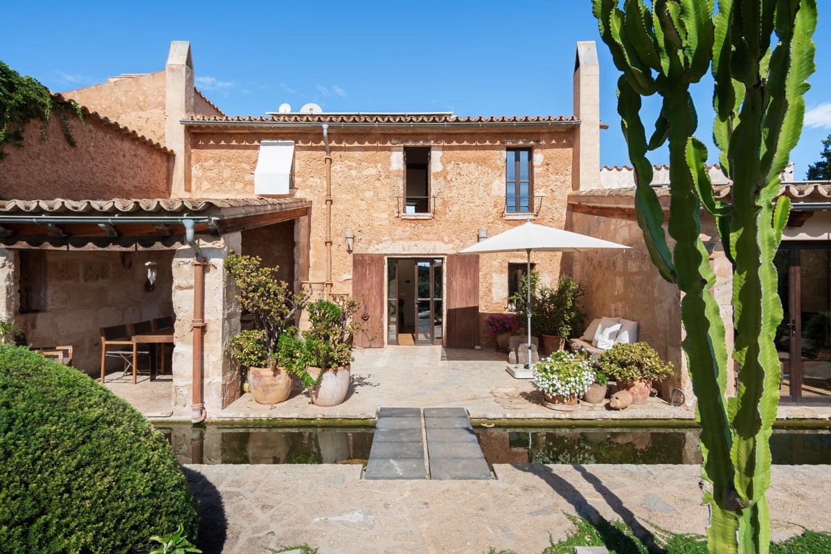 3 bedroom Finca/Country House for sale in Santa Maria del Cami with pool garage - € 2,900,000 (Ref: 10167260)