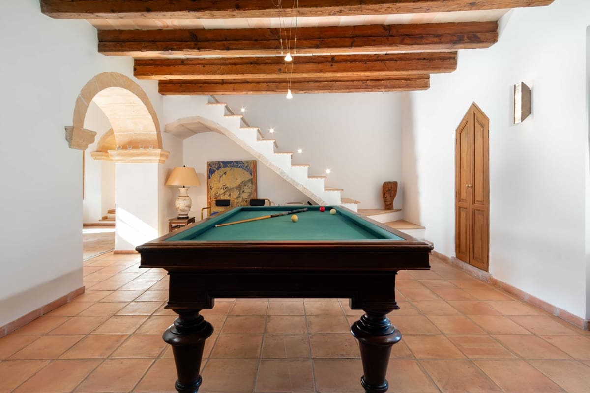 5 soveværelse Finca/Landehus til salg i Porreres med swimmingpool garage - € 4.500.000 (Ref: 10183307)