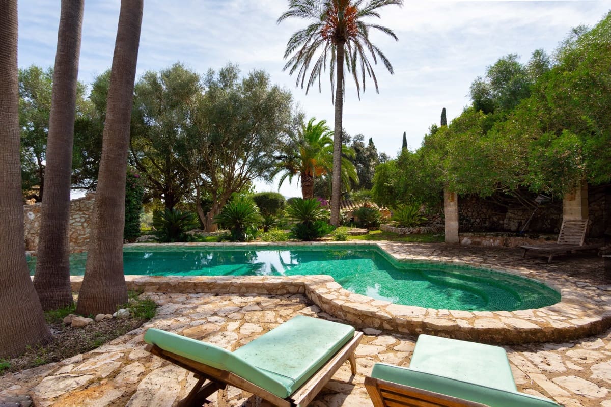 5 soveværelse Finca/Landehus til salg i Porreres med swimmingpool garage - € 4.500.000 (Ref: 10183307)