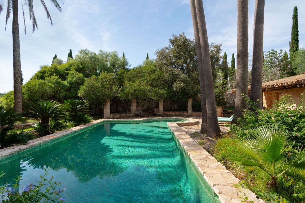 5 soveværelse Finca/Landehus til salg i Porreres med swimmingpool garage - € 4.500.000 (Ref: 10183307)