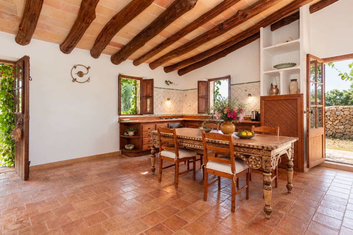 5 soveværelse Finca/Landehus til salg i Porreres med swimmingpool garage - € 4.500.000 (Ref: 10183307)