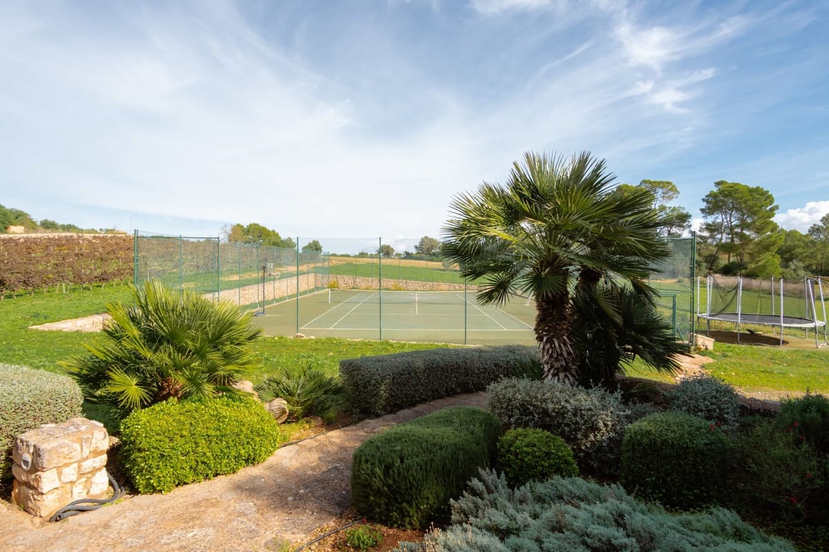 5 soveværelse Finca/Landehus til salg i Porreres med swimmingpool garage - € 4.500.000 (Ref: 10183307)