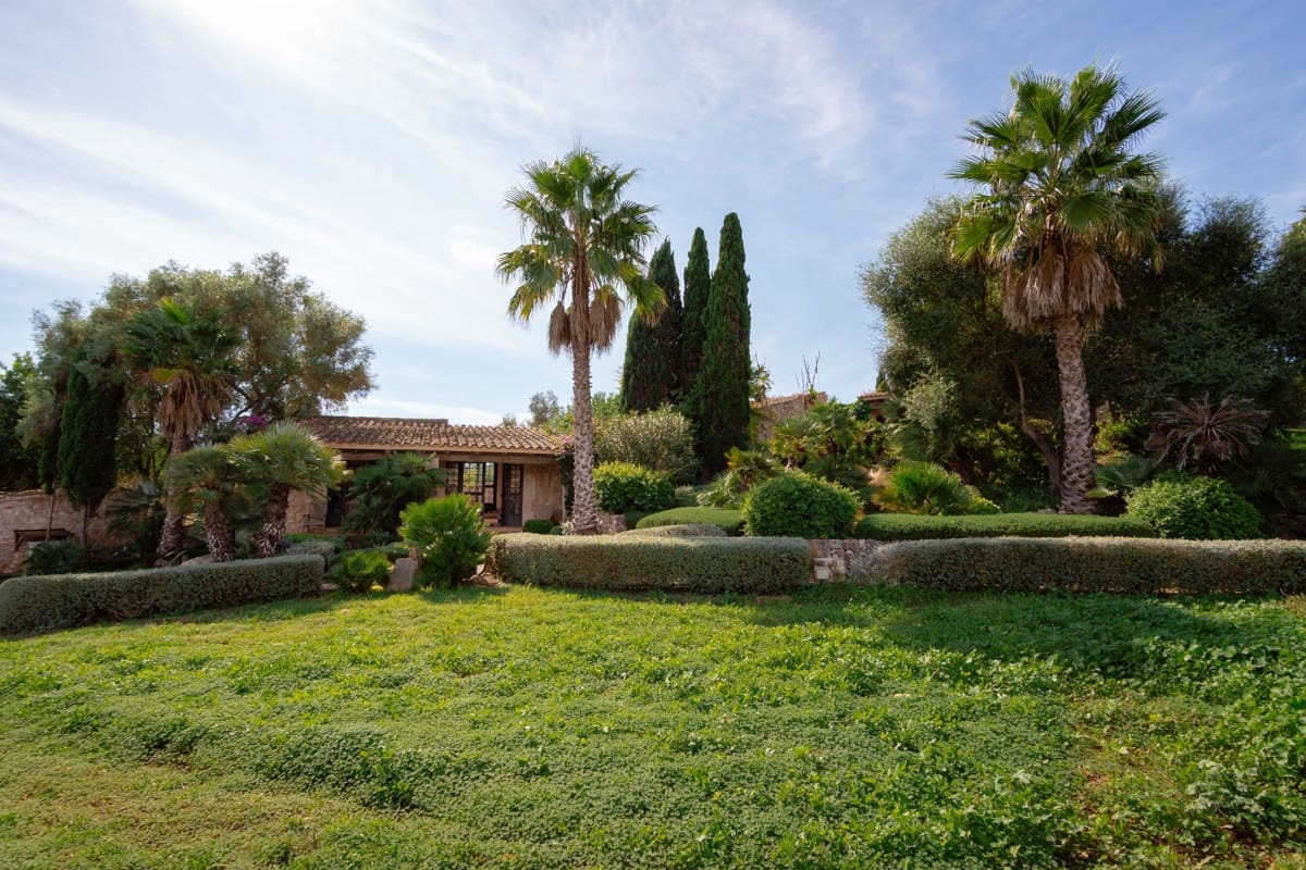 5 soveværelse Finca/Landehus til salg i Porreres med swimmingpool garage - € 4.500.000 (Ref: 10183307)