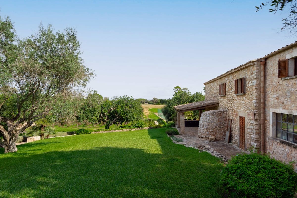 5 soveværelse Finca/Landehus til salg i Porreres med swimmingpool garage - € 4.500.000 (Ref: 10183307)