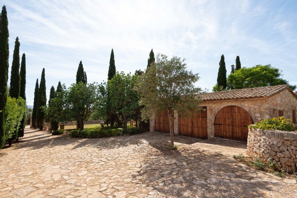 5 soveværelse Finca/Landehus til salg i Porreres med swimmingpool garage - € 4.500.000 (Ref: 10183307)