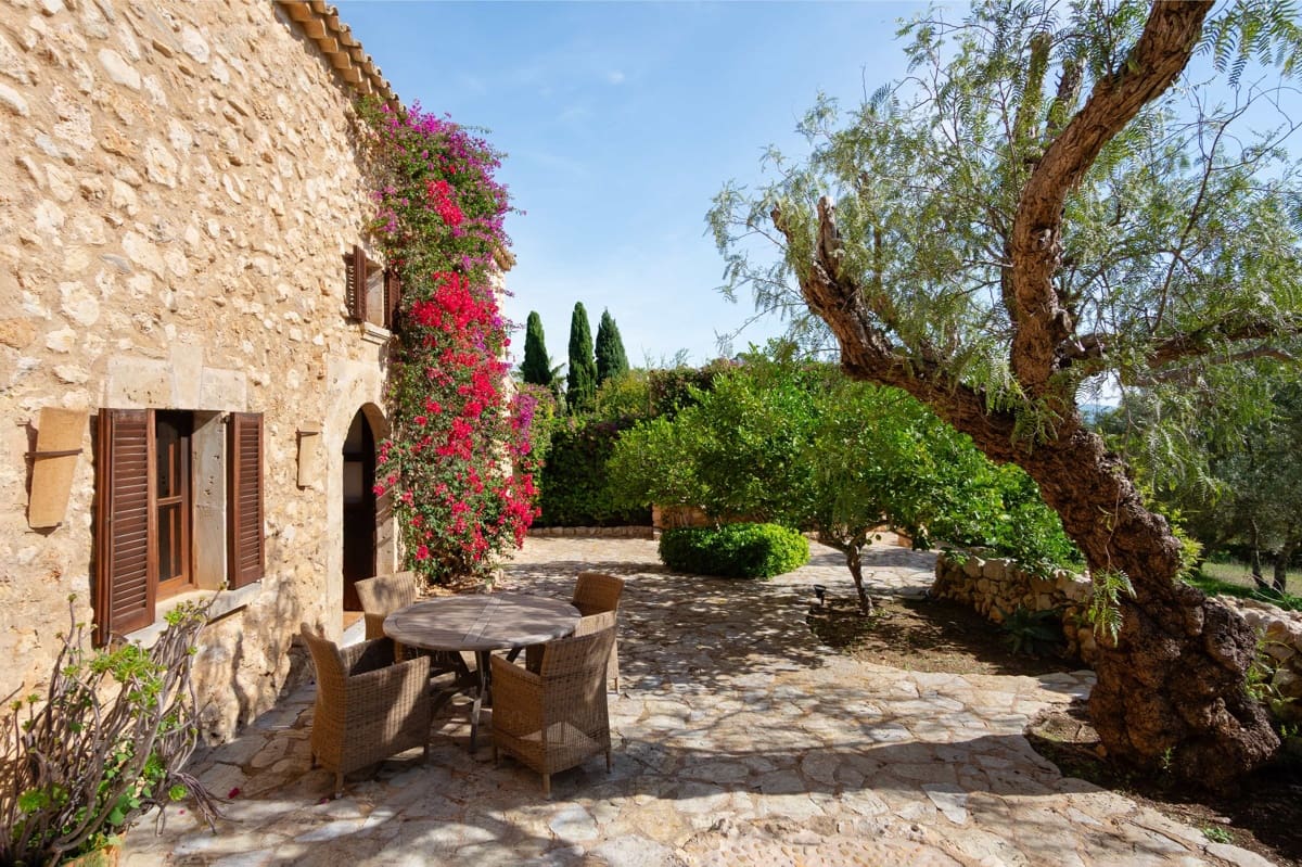 5 soveværelse Finca/Landehus til salg i Porreres med swimmingpool garage - € 4.500.000 (Ref: 10183307)