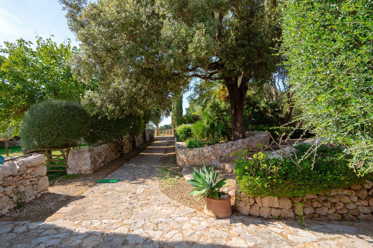 5 soveværelse Finca/Landehus til salg i Porreres med swimmingpool garage - € 4.500.000 (Ref: 10183307)