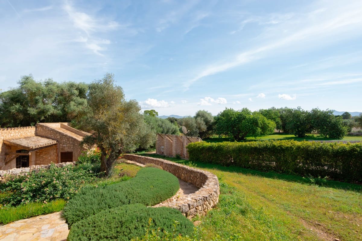 5 soveværelse Finca/Landehus til salg i Porreres med swimmingpool garage - € 4.500.000 (Ref: 10183307)