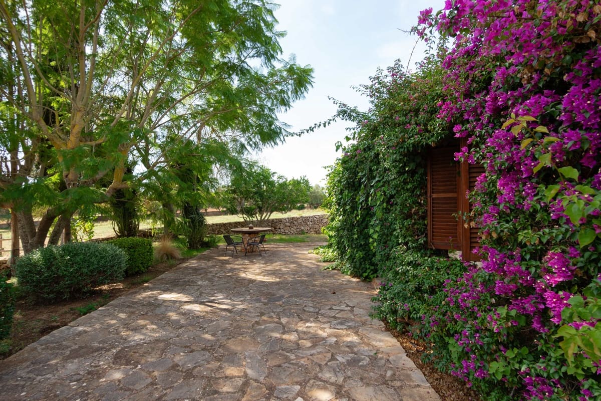 5 soveværelse Finca/Landehus til salg i Porreres med swimmingpool garage - € 4.500.000 (Ref: 10183307)