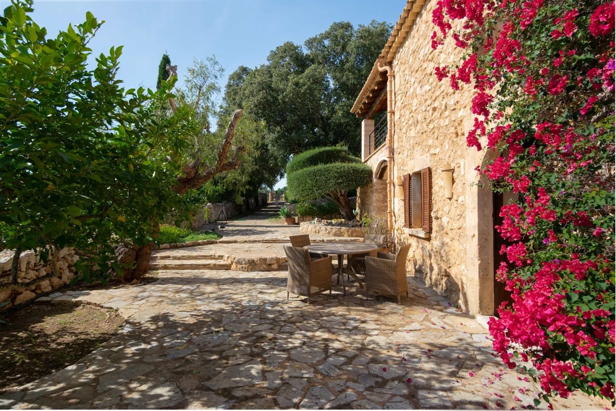 5 soveværelse Finca/Landehus til salg i Porreres med swimmingpool garage - € 4.500.000 (Ref: 10183307)