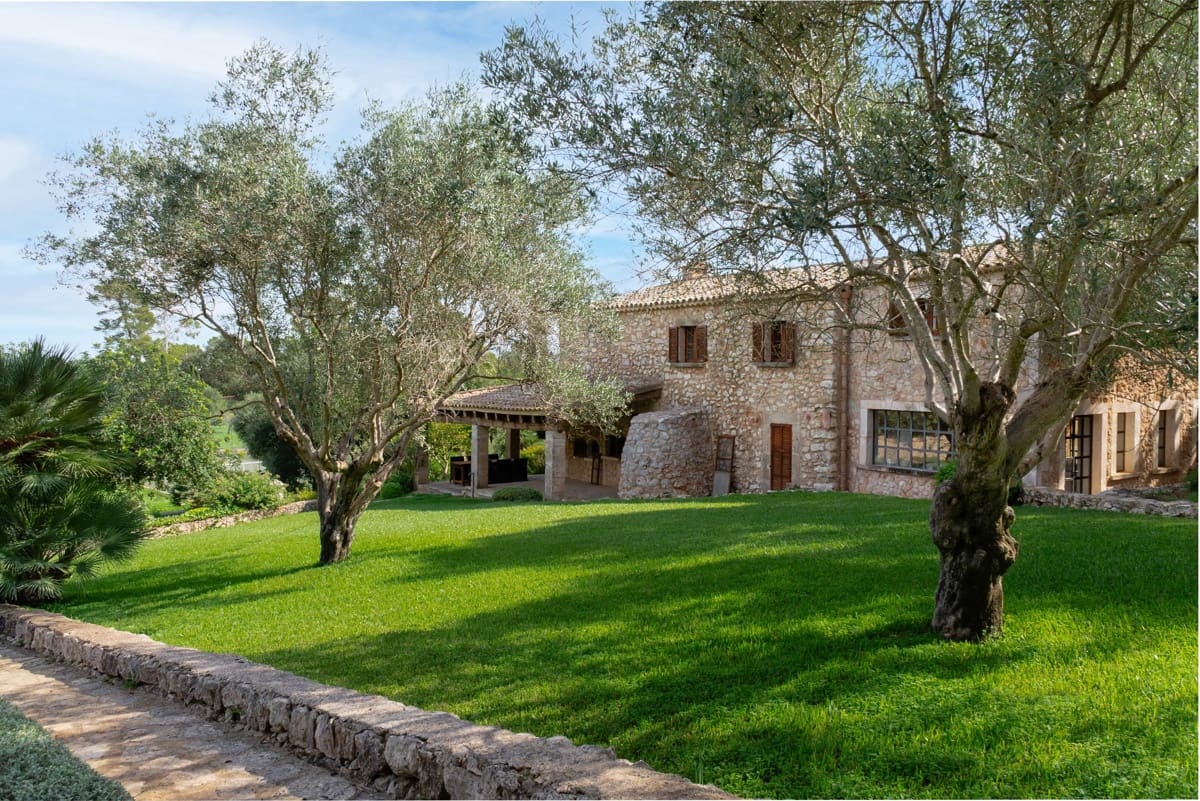 5 soveværelse Finca/Landehus til salg i Porreres med swimmingpool garage - € 4.500.000 (Ref: 10183307)