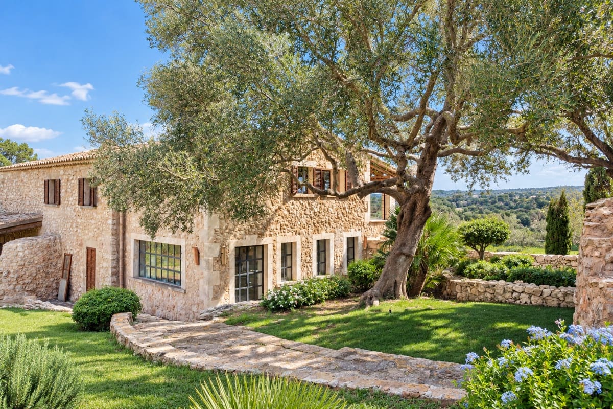 5 soveværelse Finca/Landehus til salg i Porreres med swimmingpool garage - € 4.500.000 (Ref: 10183307)