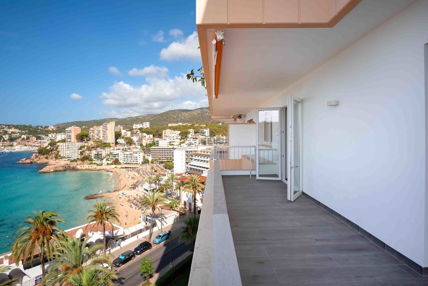 4 bedroom Flat for sale in Cala Mayor with garage - € 1,450,000 (Ref: 7731350)