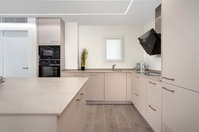 4 bedroom Flat for sale in Cala Mayor, Palma de Mallorca with garage - € 1,450,000 (Ref: 7731350)