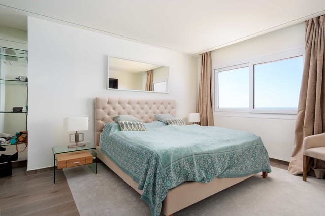 4 bedroom Flat for sale in Cala Mayor, Palma de Mallorca with garage - € 1,450,000 (Ref: 7731350)