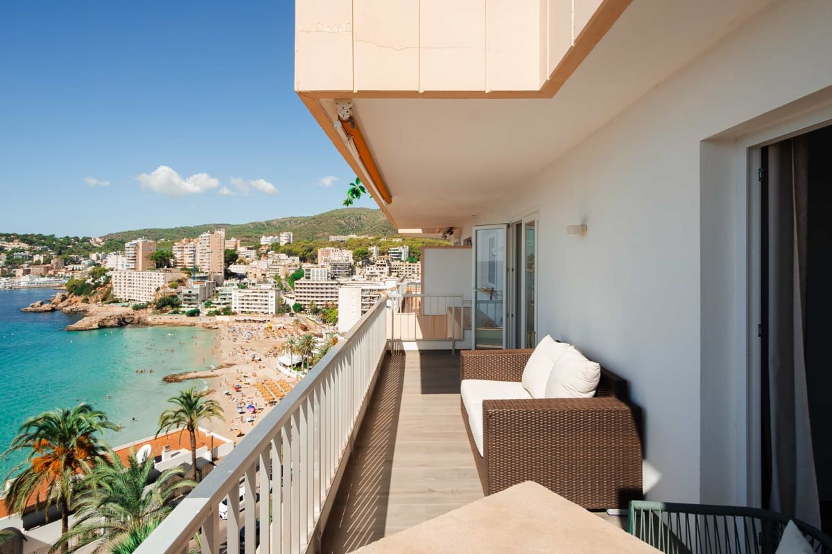 4 bedroom Flat for sale in Cala Mayor with garage - € 1,450,000 (Ref: 7731350)