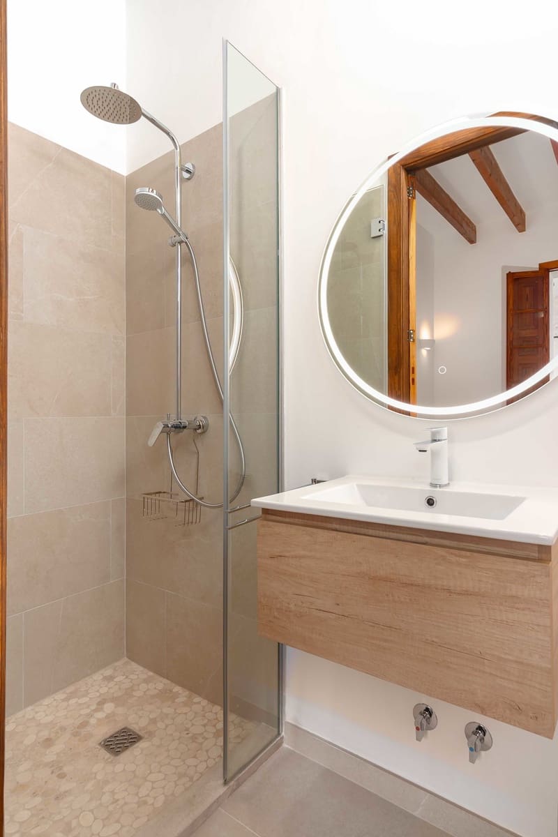 3 soveværelse Byhus til salg i Llubi - € 1.320.000 (Ref: 7834730)