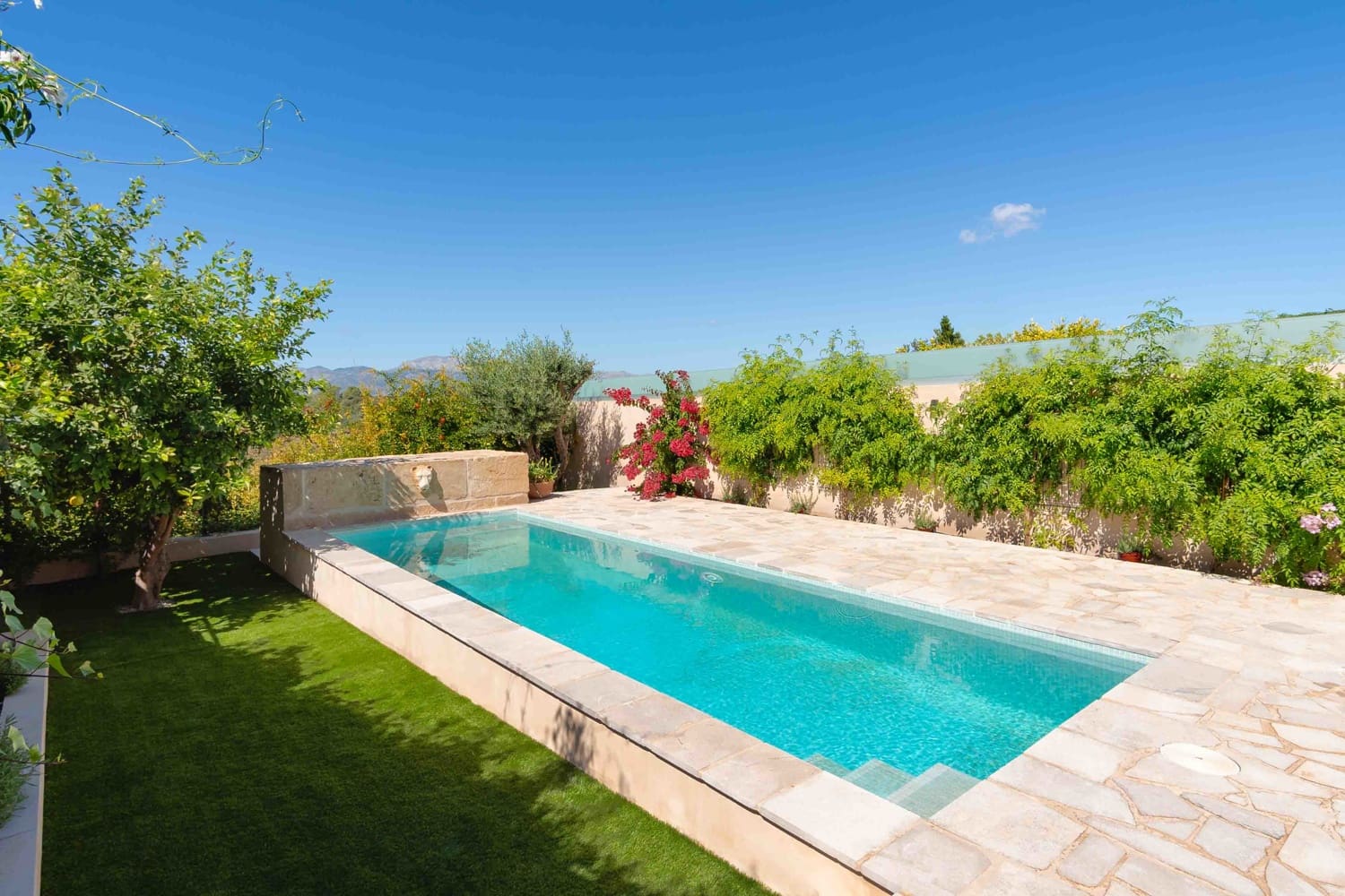 3 soveværelse Byhus til salg i Llubi - € 1.320.000 (Ref: 7834730)