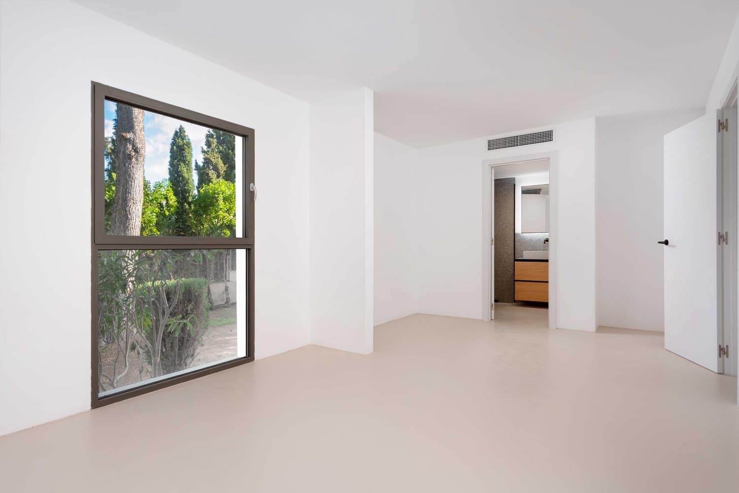 4 bedroom Villa for sale in Calvia - € 2,950,000 (Ref: 8076071)