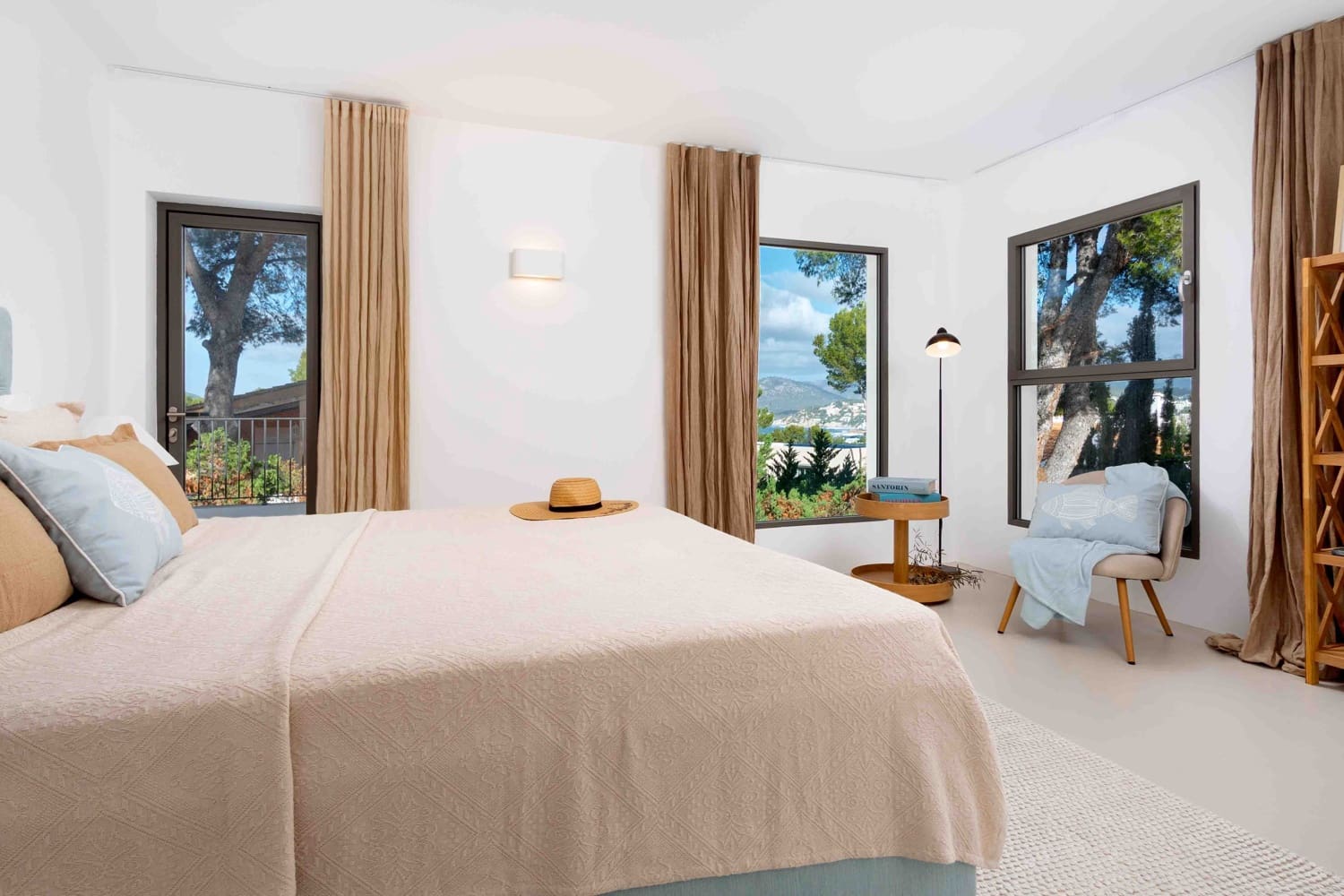 4 bedroom Villa for sale in Calvia - € 2,950,000 (Ref: 8076071)