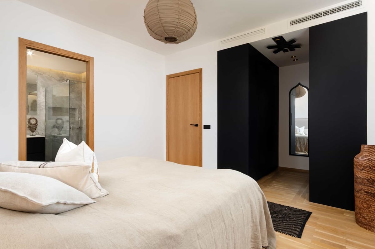3 bedroom Flat for sale in Palma de Mallorca - € 3,200,000 (Ref: 8826045)