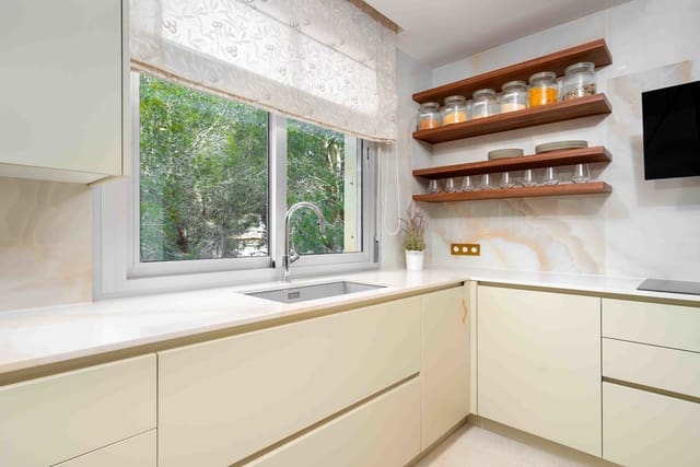 4 slaapkamer Flat te koop in Sol de Mallorca, Calvià met zwembad - € 1.650.000 (Ref: 8880869)