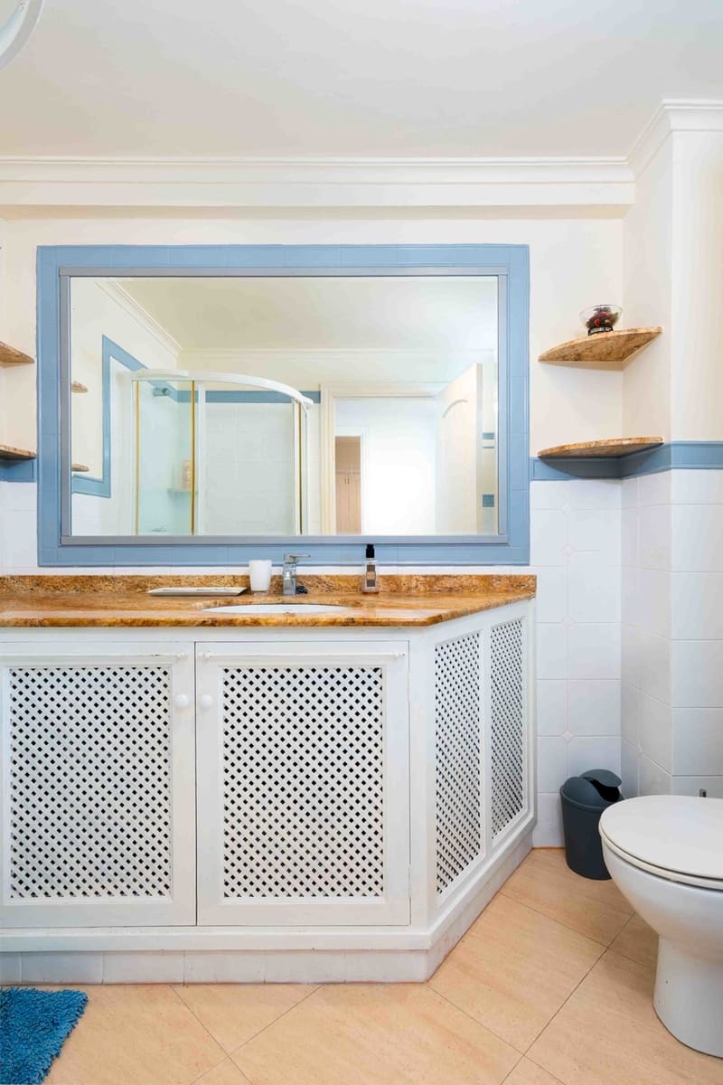 2 bedroom Flat for sale in Bendinat with garage - € 395,000 (Ref: 8913325)