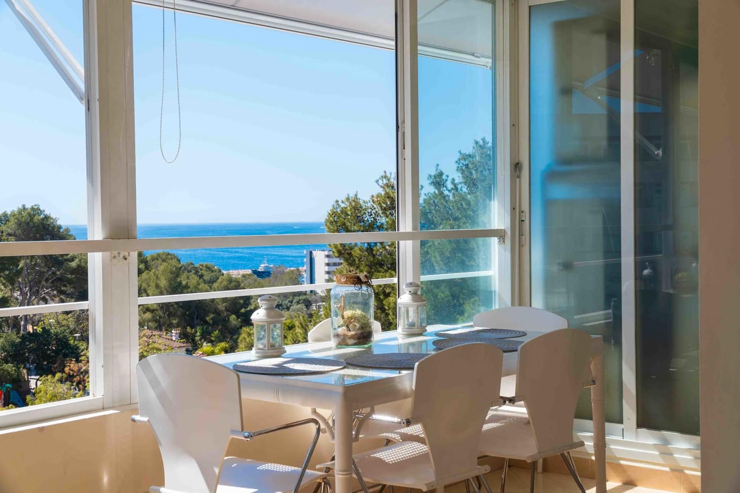 2 bedroom Flat for sale in Bendinat with garage - € 395,000 (Ref: 8913325)