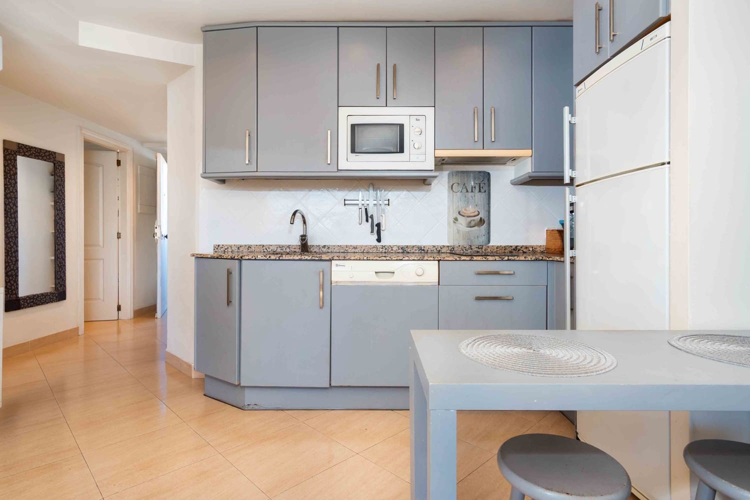 2 bedroom Flat for sale in Bendinat with garage - € 395,000 (Ref: 8913325)