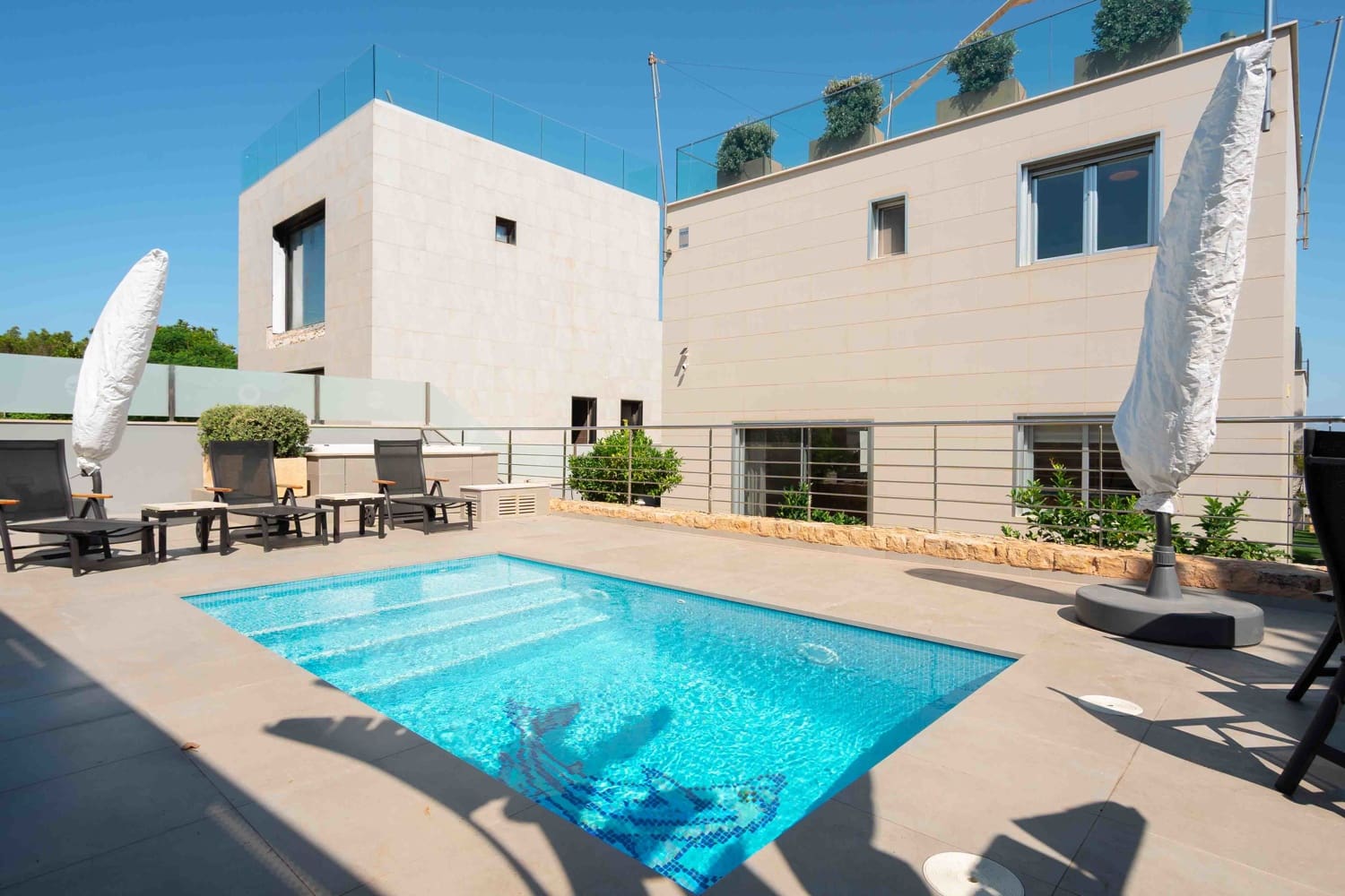 3 slaapkamer Huis te koop in Cala Blava met zwembad garage - € 1.550.000 (Ref: 9105042)