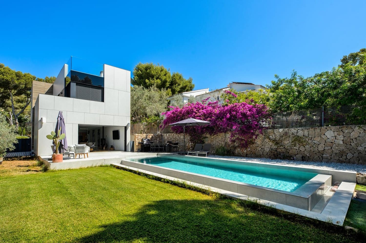 4 makuuhuone Huvila myytävänä paikassa Bendinat mukana uima-altaan 
autotalli - 6 200 000 € (Ref: 9343509)