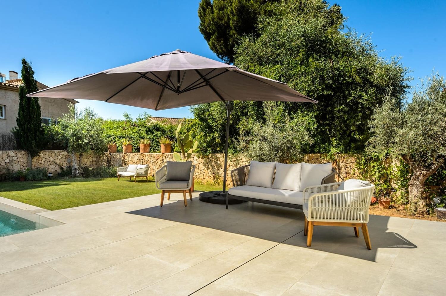 4 makuuhuone Huvila myytävänä paikassa Bendinat mukana uima-altaan 
autotalli - 6 200 000 € (Ref: 9343509)