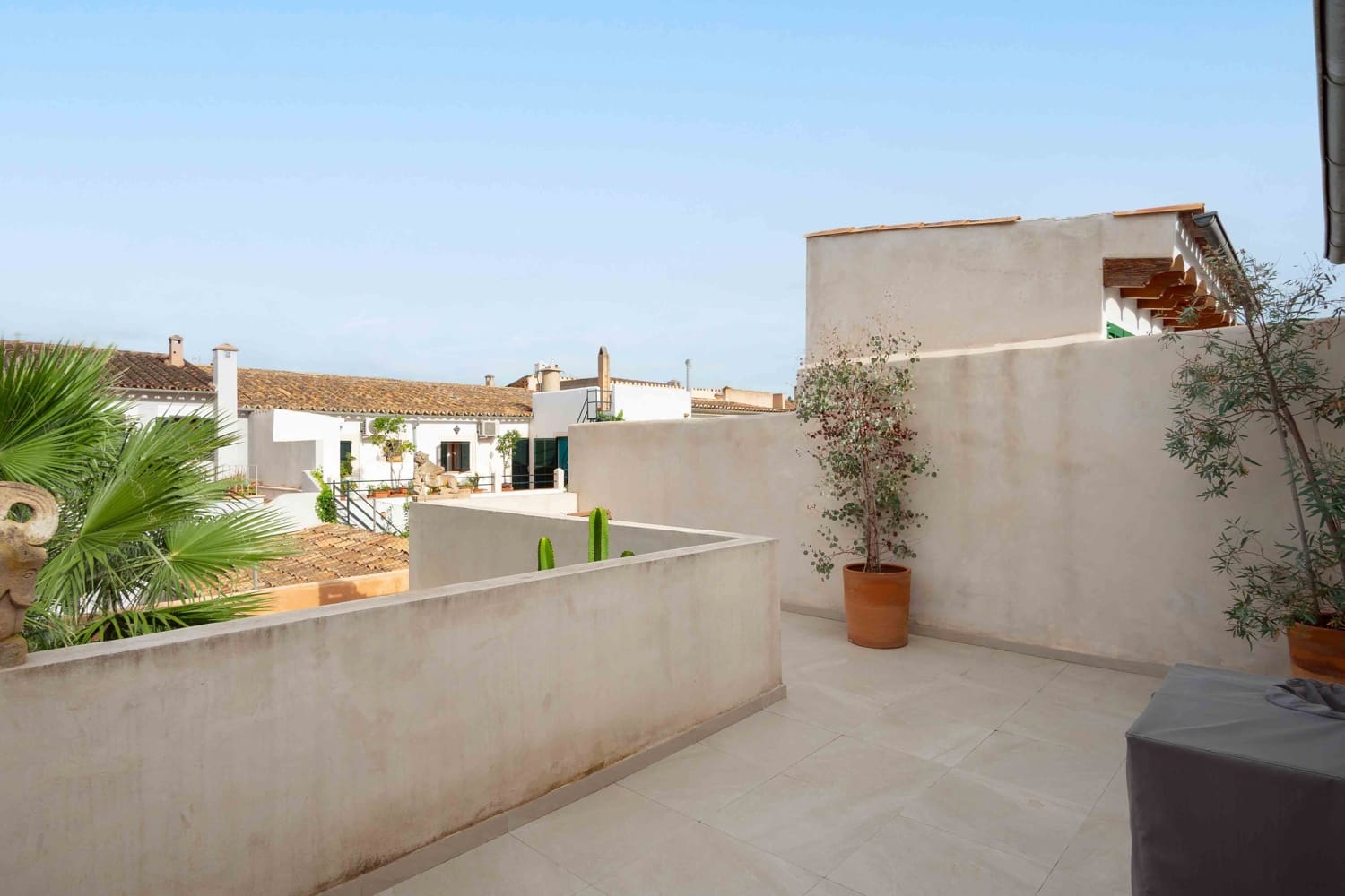 3 bedroom Townhouse for sale in Santa Maria del Cami with pool - € 739,000 (Ref: 9401334)