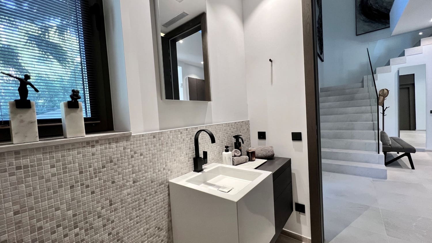 5 bedroom Villa for sale in Puerto de Andratx with pool - € 6,950,000 (Ref: 9401335)