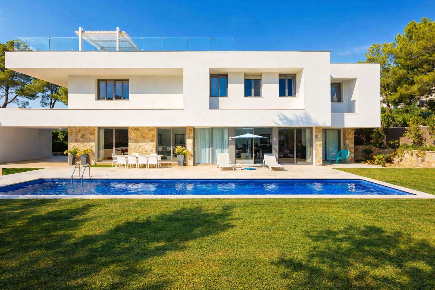 5 bedroom Villa for sale in Calvia with garage - € 4,490,000 (Ref: 9481469)