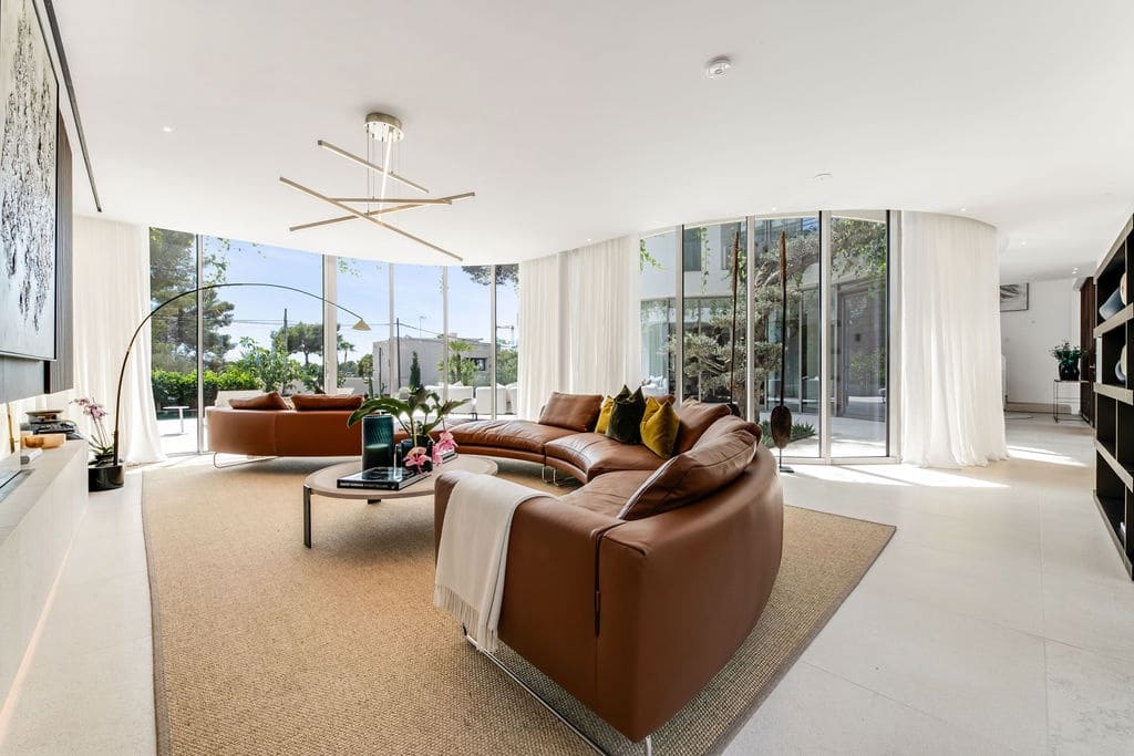 4 bedroom Villa for sale in Bendinat with pool - € 6,800,000 (Ref: 9630607)