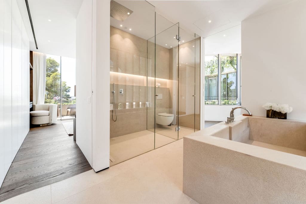 4 bedroom Villa for sale in Bendinat with pool - € 6,800,000 (Ref: 9630607)