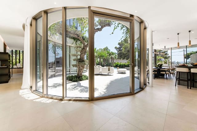 4 bedroom Villa for sale in Bendinat, Calvià with pool - € 6,800,000 (Ref: 9630607)