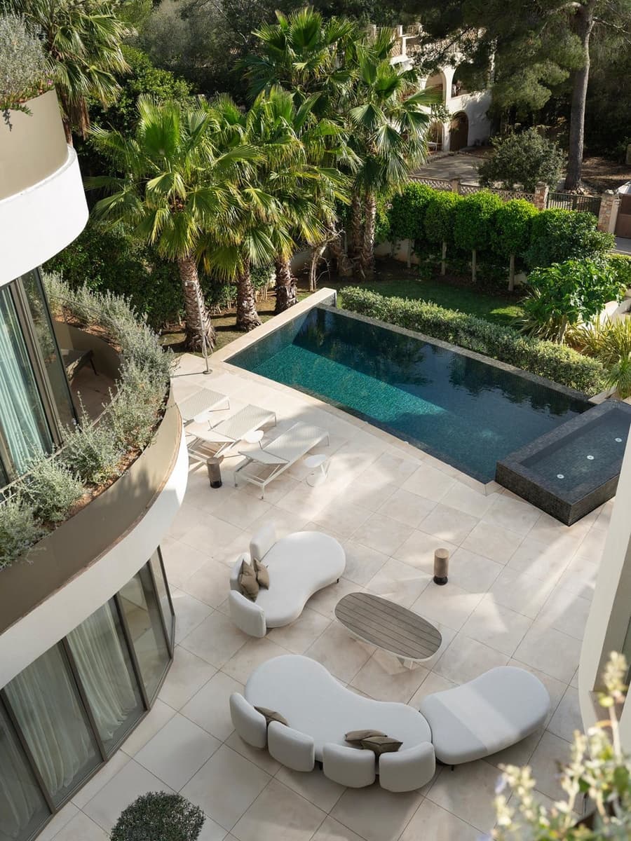 4 bedroom Villa for sale in Bendinat with pool - € 6,800,000 (Ref: 9630607)